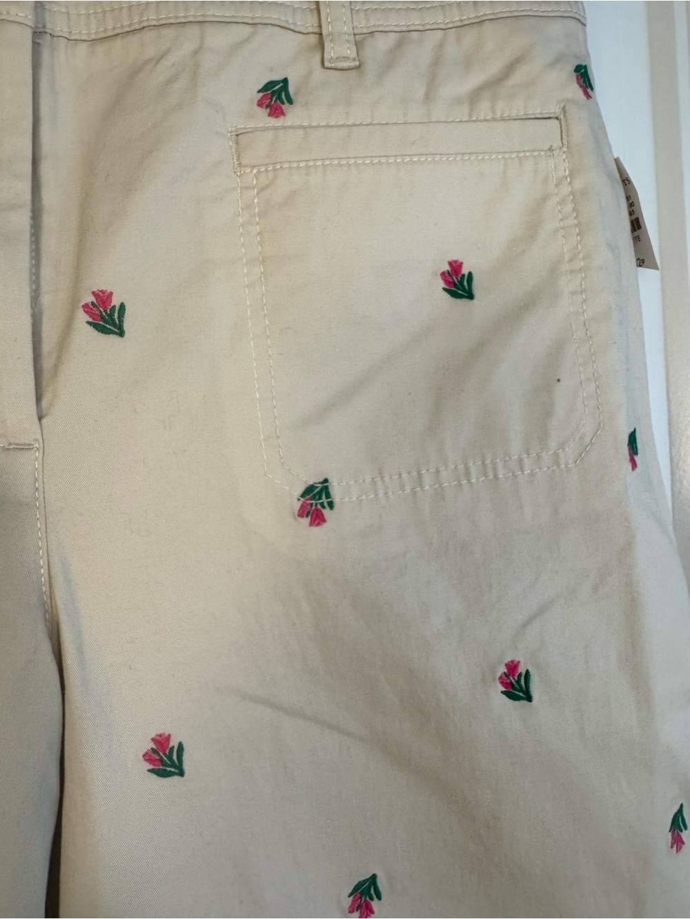 Talbots Beige Cropped Embroidered Floral NWT - Picture 2 of 6